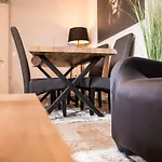 Suburban Casa